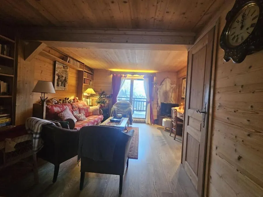 Bel Appartement Tout En Bois Dans Un Chalet メジェーヴ